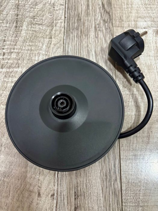 Продам новый электрочайник HausMark