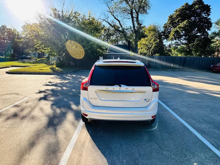 Volvo XC60      2015