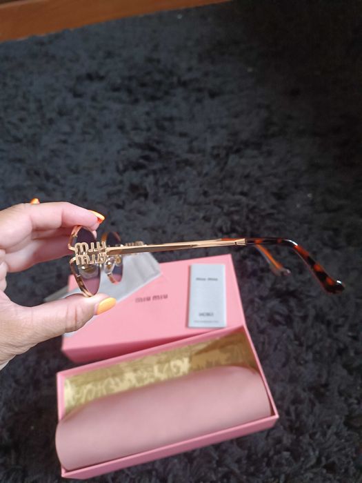 Óculos de Sol MiuMiu