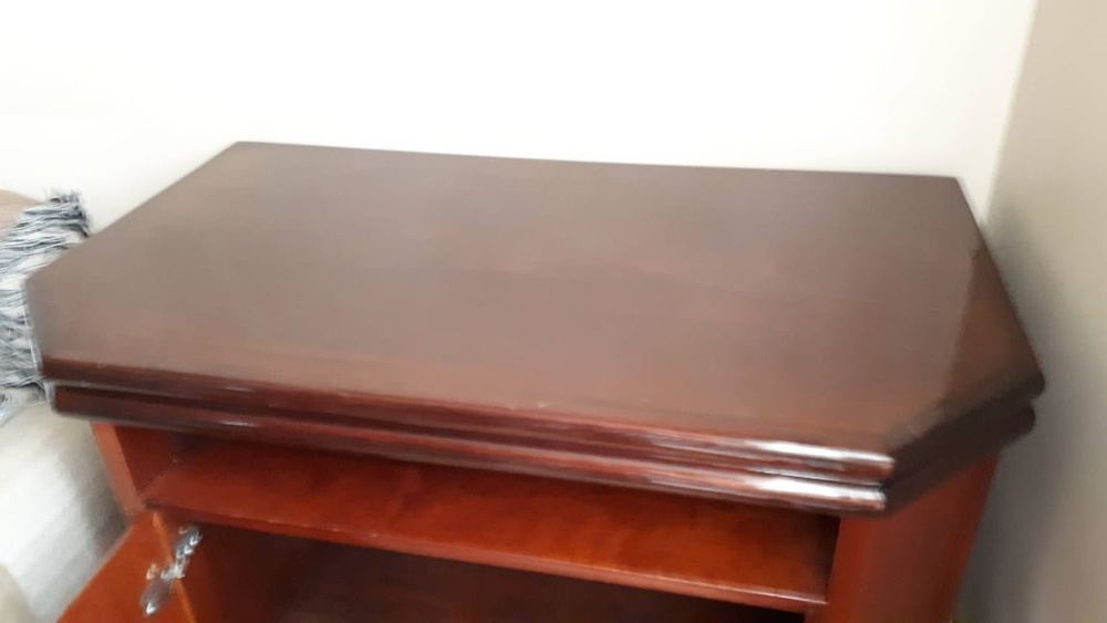 Aparador em Madeira.