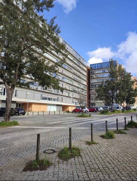 Alugo / Arrendo quarto em Alta de Lisboa