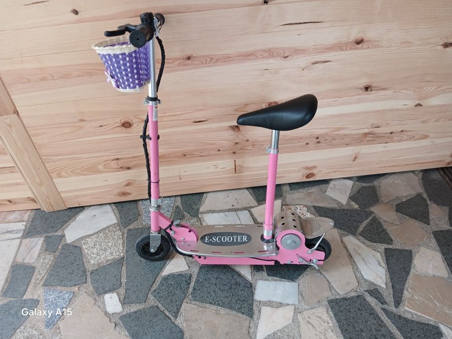 Trotinete elétrica menina