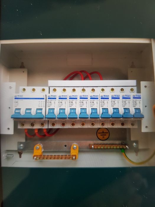 Щит освітлення ЩРН-12 IP31 ІЕК зібраний НОВИЙ