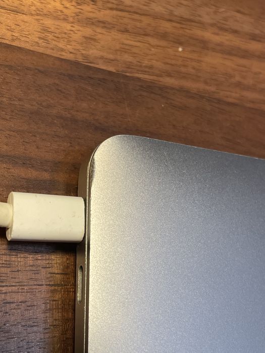 MacBook Air 13” – Intel Core i5 1.6GHz | 8GB RAM