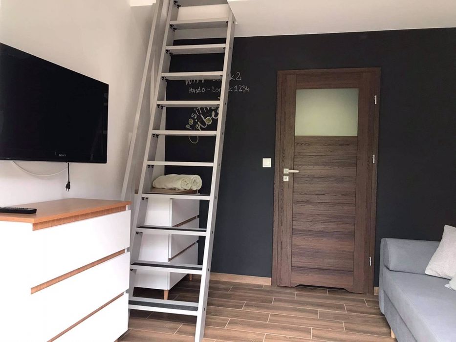 Piękne  domki w gorach  nad brzegiem Dunajca Szczawnica