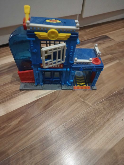 Super Zings posterunek Policji