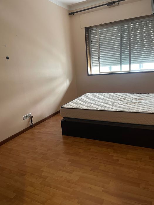 Apartamento T4 para renovar