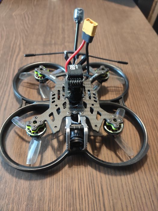 Dron fpv cinebot30 4s hdzero elrs 900/868 MHz