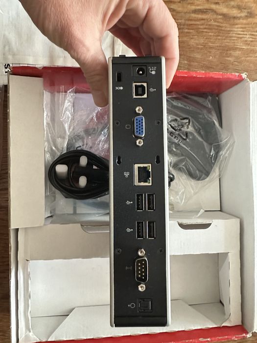 Stacja dokujaca hub rozgaleznik USB/ VGA do komputera, laptopa