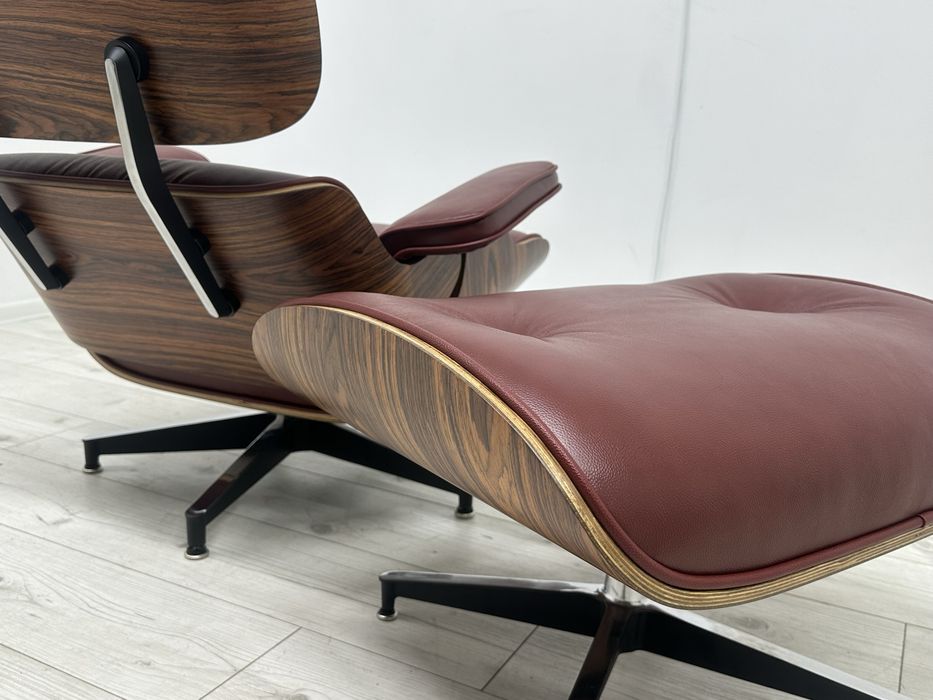 Легендарнн крісло  Eames Lounge chair