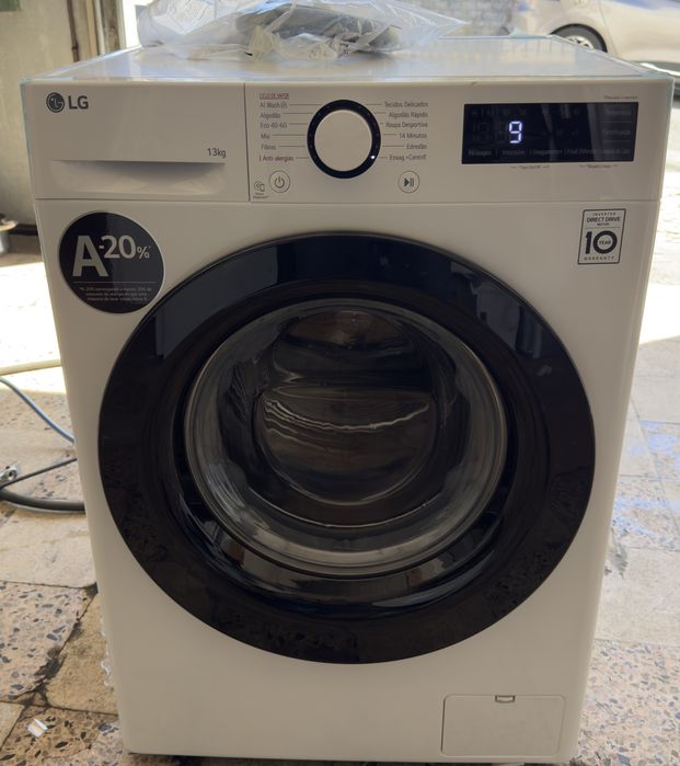 Máquina de Lavar Roupa LG F4WR5013A6W (13 kg - 1400 rpm - Branco)