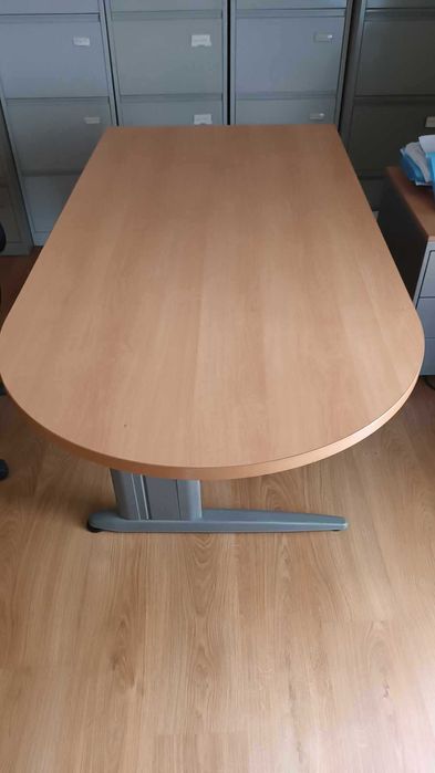 Mesa e bloco gavetas escritório