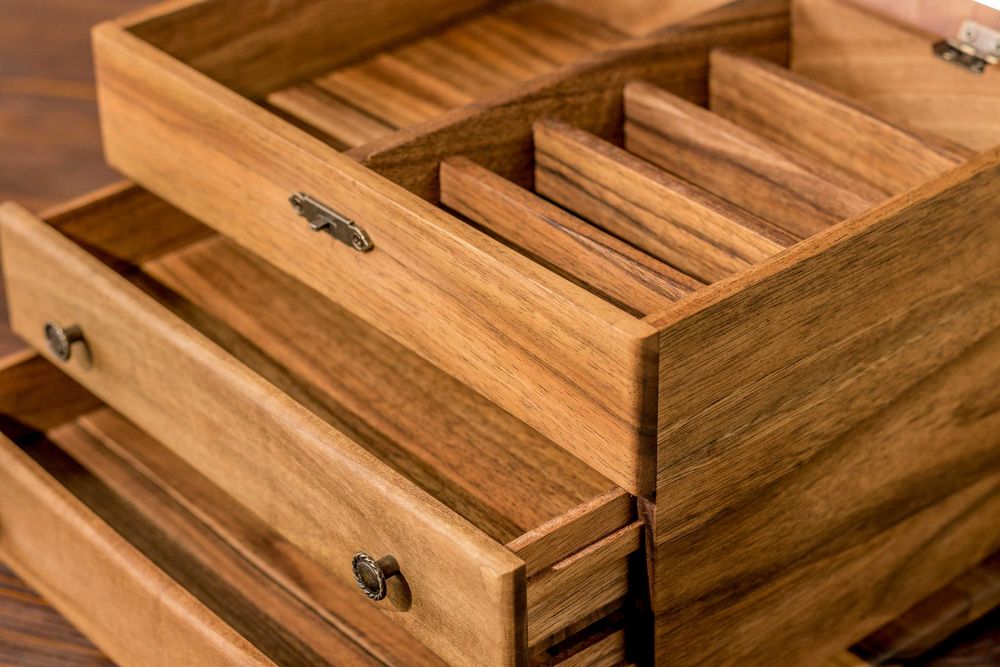 Дерев'яна жіноча скринька комод шкатулка для прикрас з дзеркалом