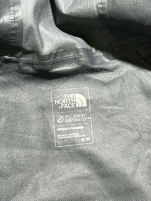 The North Face Flight Series чоловіча чорна мембранна легенька куртка