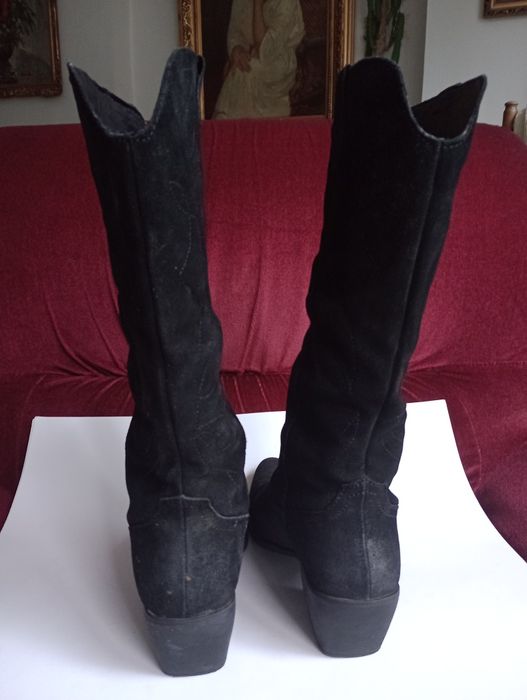 Kowbojki damskie czarne zamszowe kozaki Lasocki