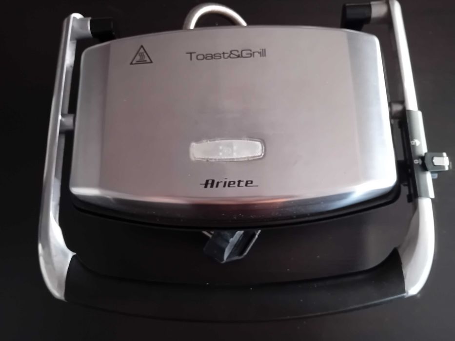 Sanduicheira Ariete 1911 – 1000W (Toast & Grill)