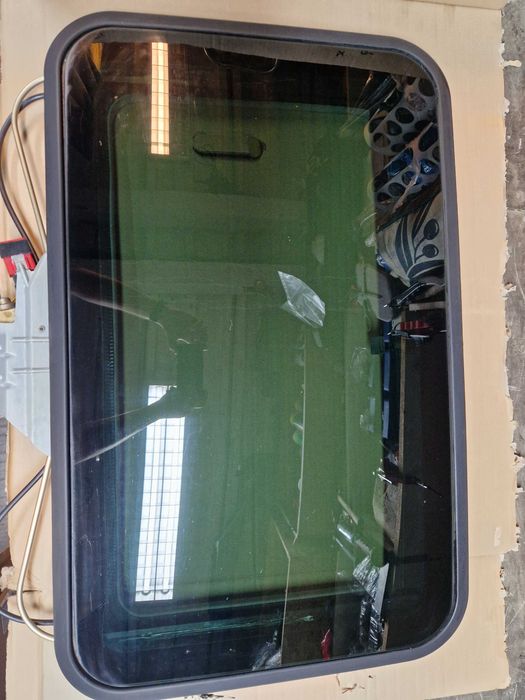 Szyberdach Uniwersalny Elektryczny 87x54cm Bus Camper Zabudowa