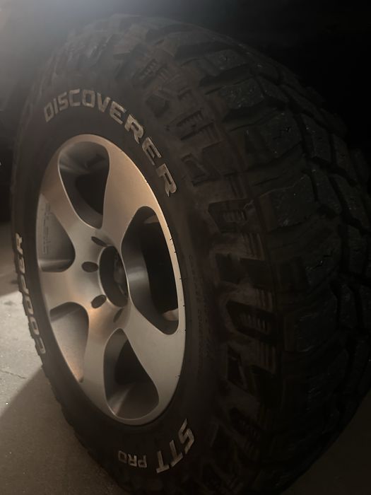 Jantes 6x139,7 pneus novos