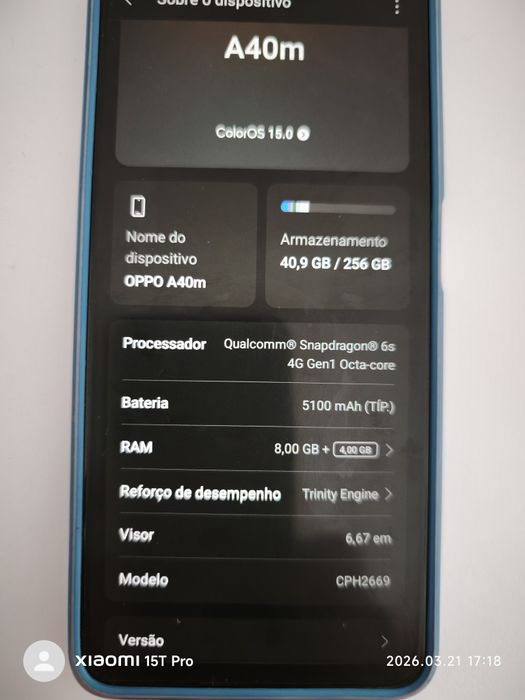 Telefone ainda semi-novo