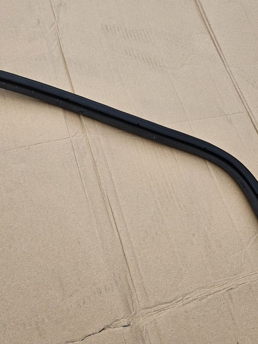 Uszczelka drzwi tylnych Bmw e32
