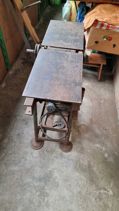 Циркулярный Станок. Деревообрабатывающий станок.