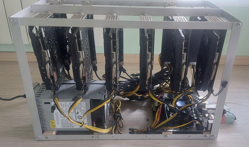 Майнінг ферма на 12 (/11) карт GeForce P-106 6Gb