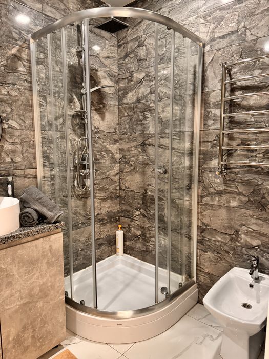 ! Подобово ! 2-х кімнатна вул. височана ( центр)