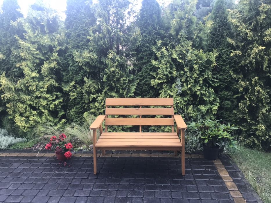 Drewniana ławka ogrodowa ręcznej roboty