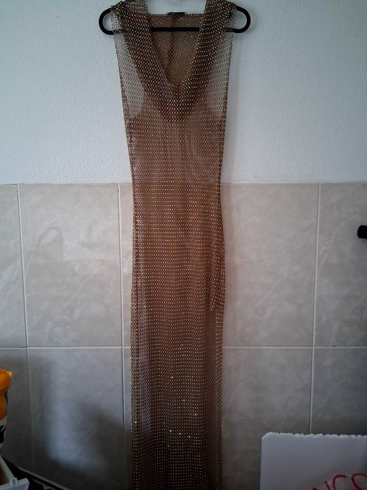 Vestido Bershka,com biquínis.