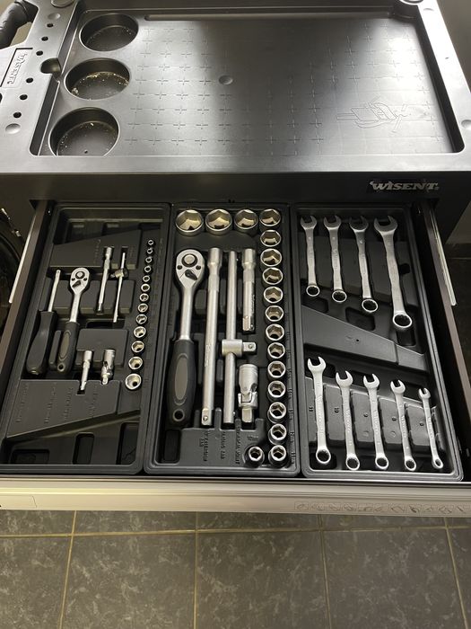 Wózek narzędziowy wisent jak nowy komplet