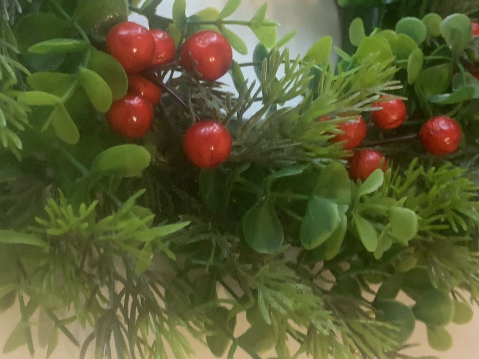 Wianek swiateczny ! Sztuczny !