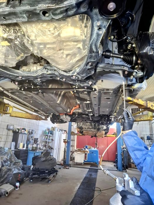 konserwacja nowych aut + Suchy Lód: długotrwała ochrona przed korozją