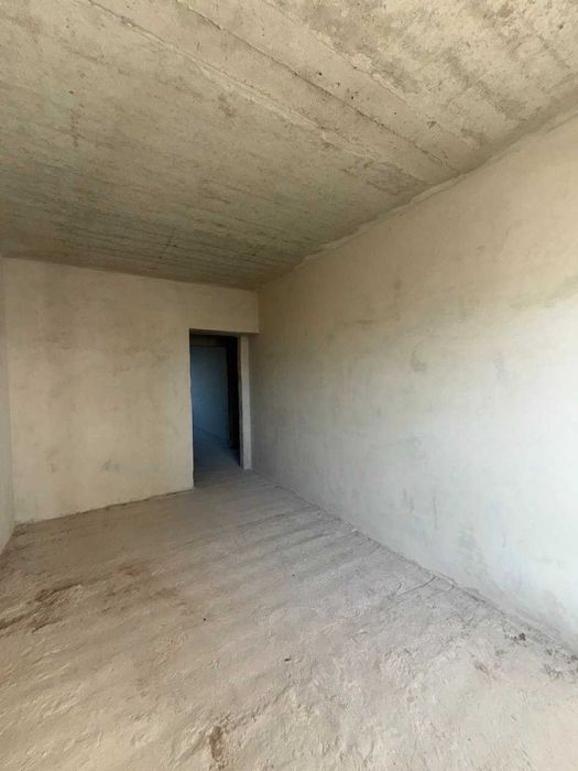 Продаж видової 3кім квартири біля озера, переоформлення в подарунок_AI