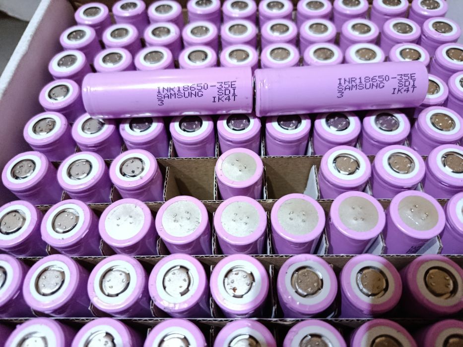 Самсунг 35е,8ампер, ємність 3500,2018 рік