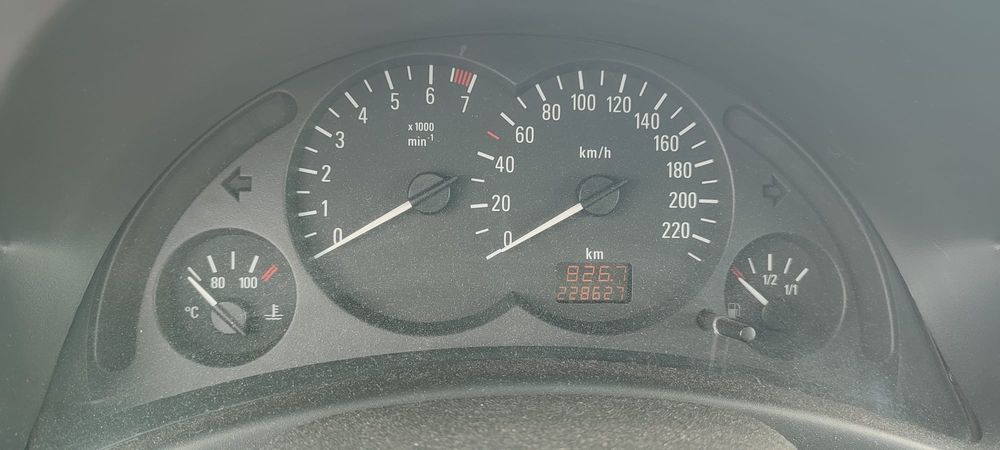 Opel Corsa 1.0 niebieski