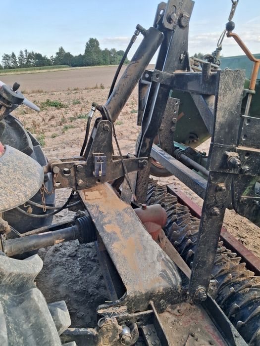 Brona wirująca z siewnikiem 2,5m Amazone