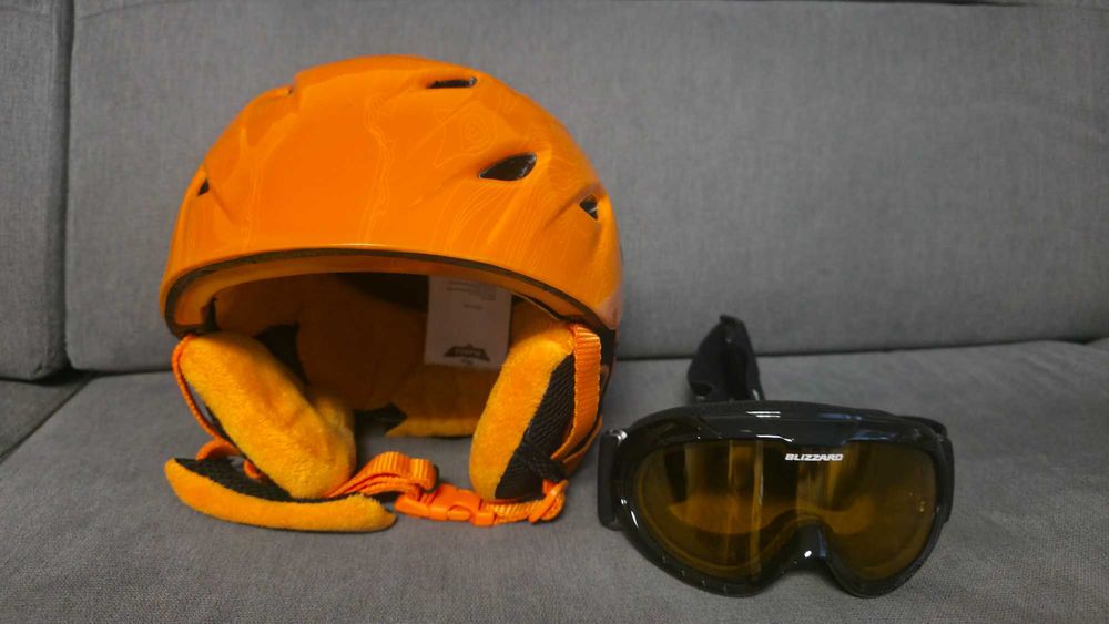 Kask narciarski z goglami