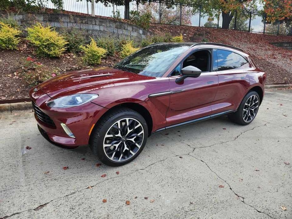 2021 Aston Martin DBX