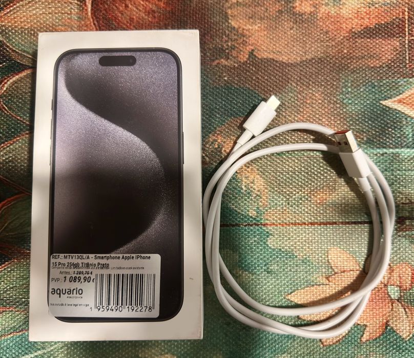 Iphone 15 pro  256g titanium preto