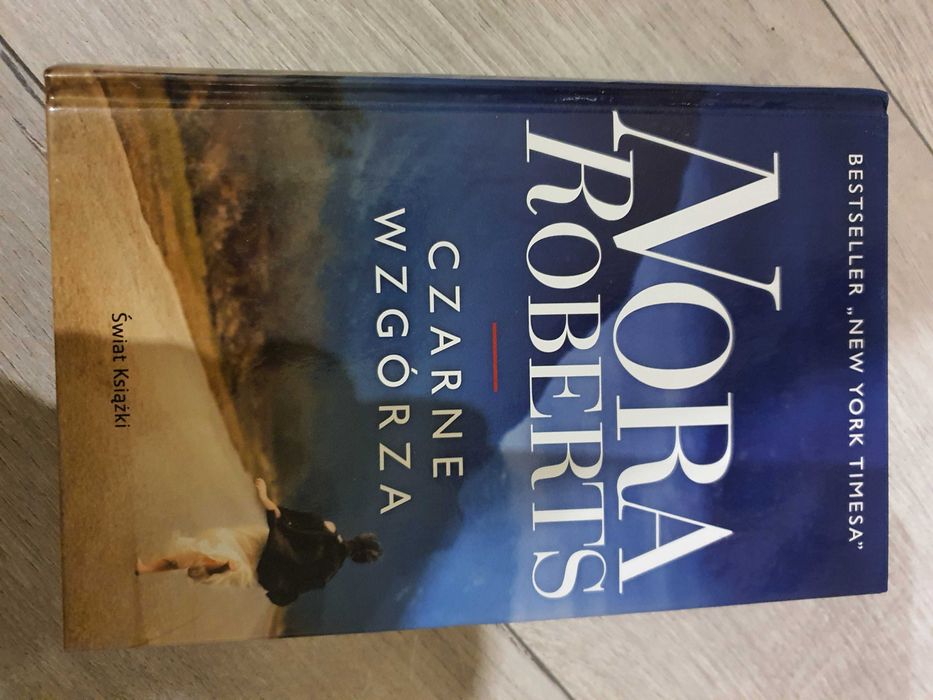 Czarne wzgórza Nora Roberts Odrodzona miłość  literatura obyczajowa