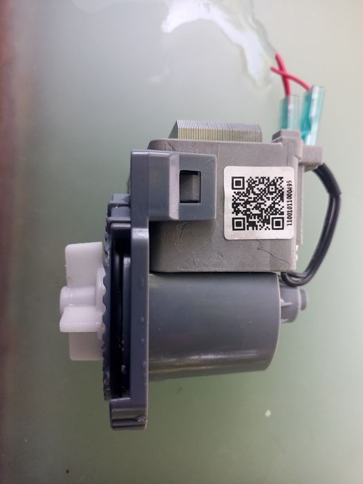 Pompka do wypompowania ze zmywarki wody Amica