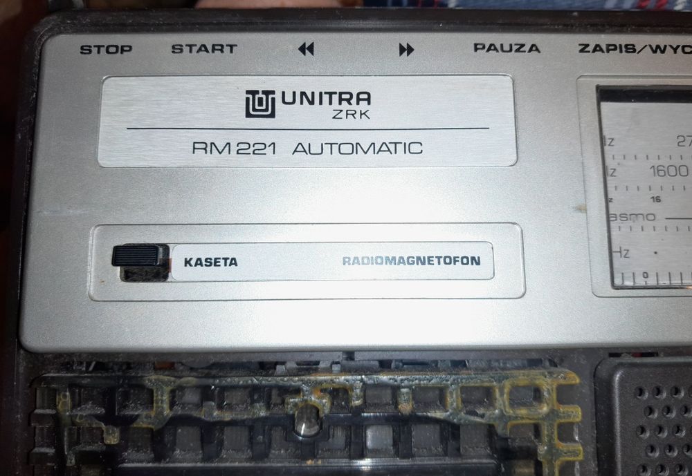 Radiomagnetofon  RM 221