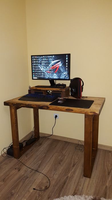 Стіл натуральне дерево 110 на 60  , висота 75