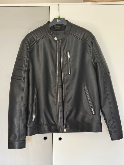 Czarna kurtka biker z imitacji skóry