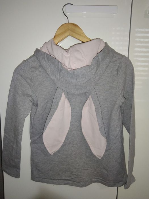 Bluza/narzutka z kapturem rozmiar 134