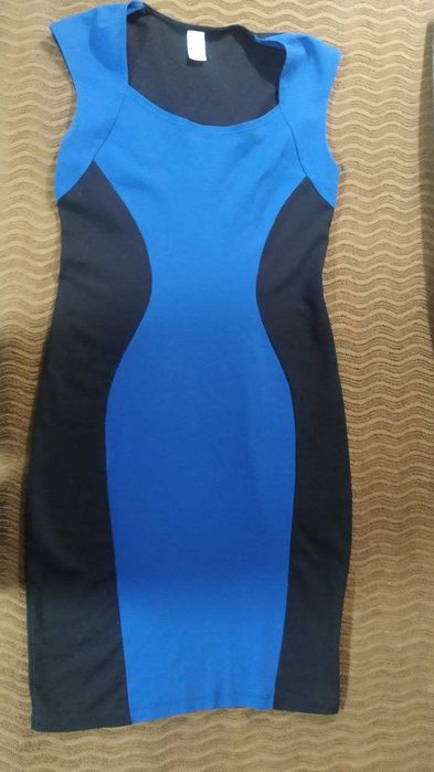 Жіноча сукня з силуетом