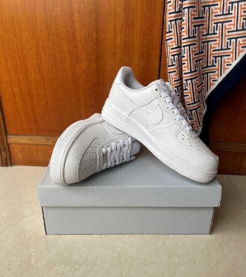 Pasuje bardzo dobrze do ubrań. Rozmiar.39