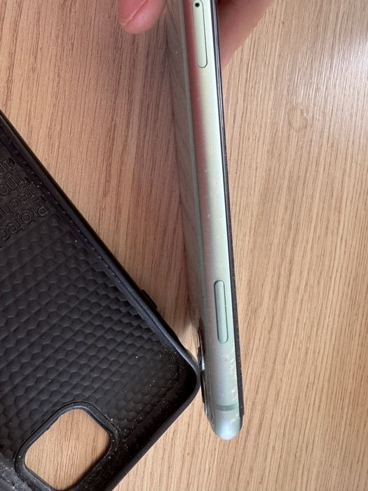 Iphone 11 bateria 100% zbity tyl i brak wibracji 128gb