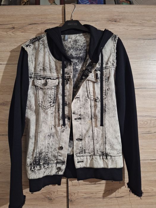 Damska kurtka jeansowa