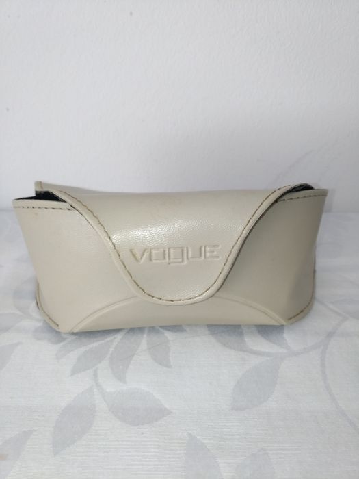 Caixa de óculos VOGUE